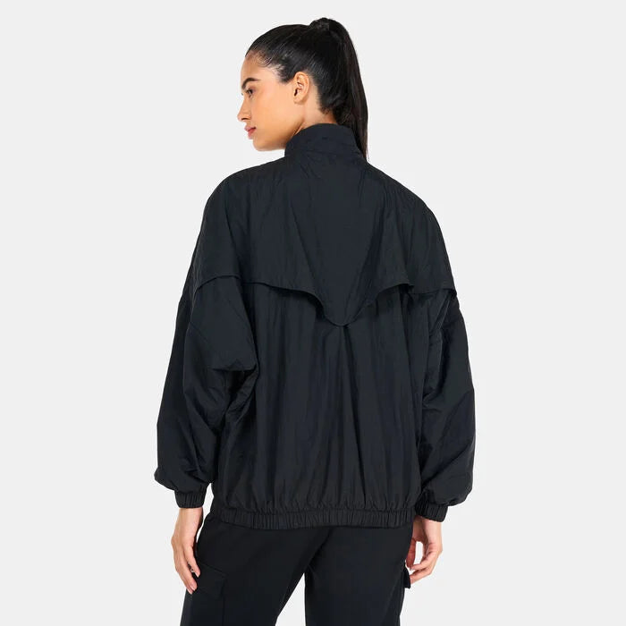 Nike women’s Sportswear Essential Windrunner Woven Jacket