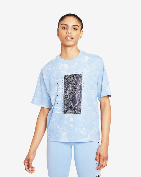 Nike women’s boxy tee