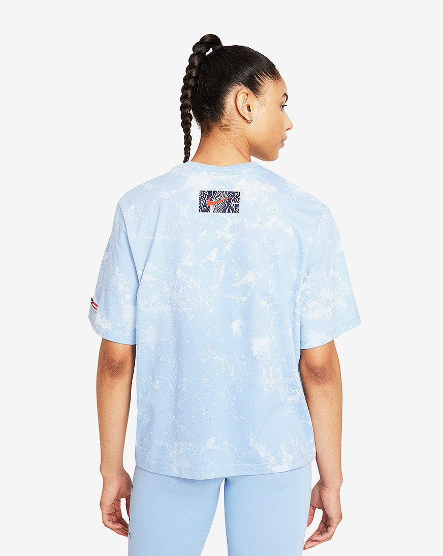 Nike women’s boxy tee