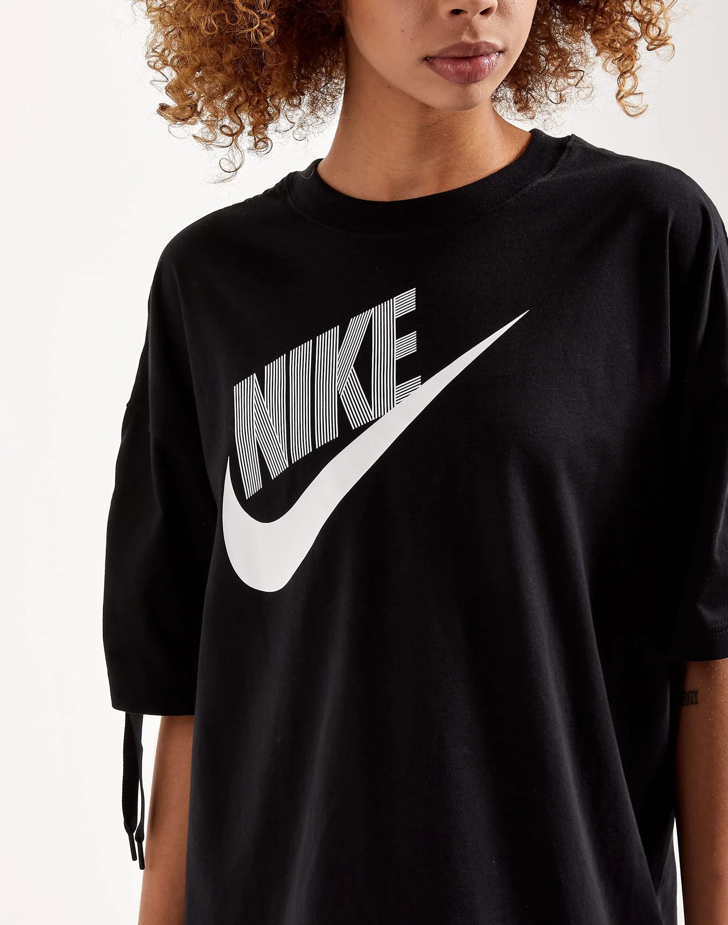 Nike Sportswear Women's Black/White Dance tee